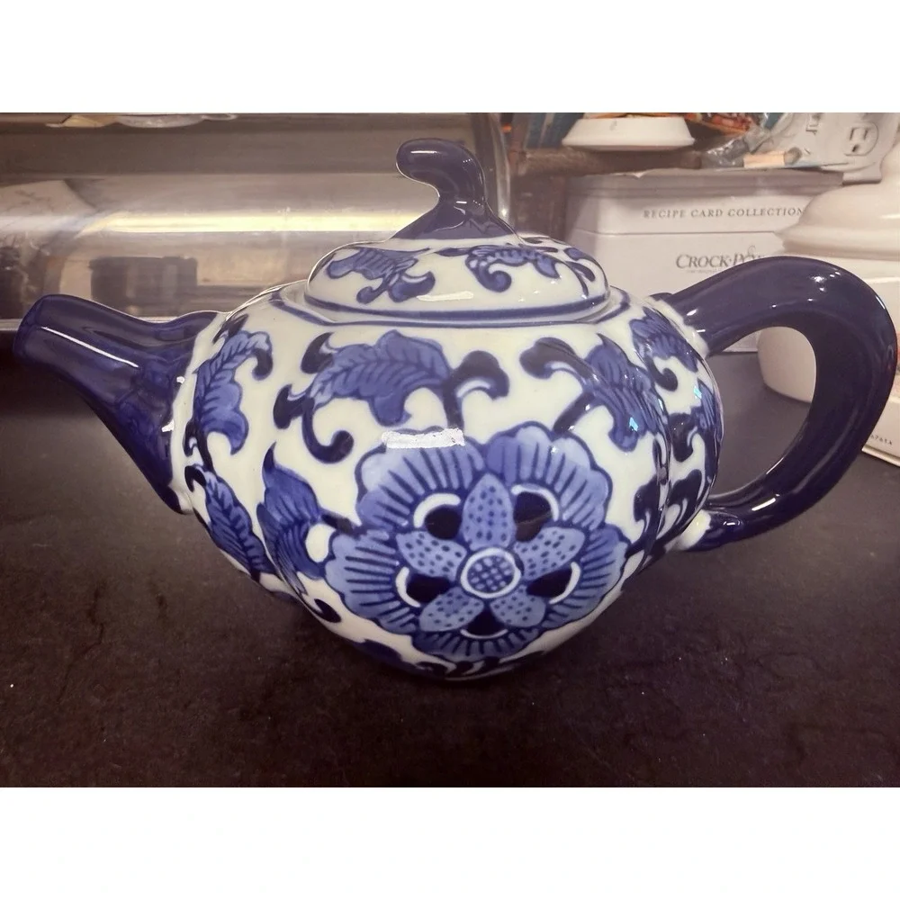 Vintage Chinese Modern Contemporary Export Blue & White Blue White Teapot